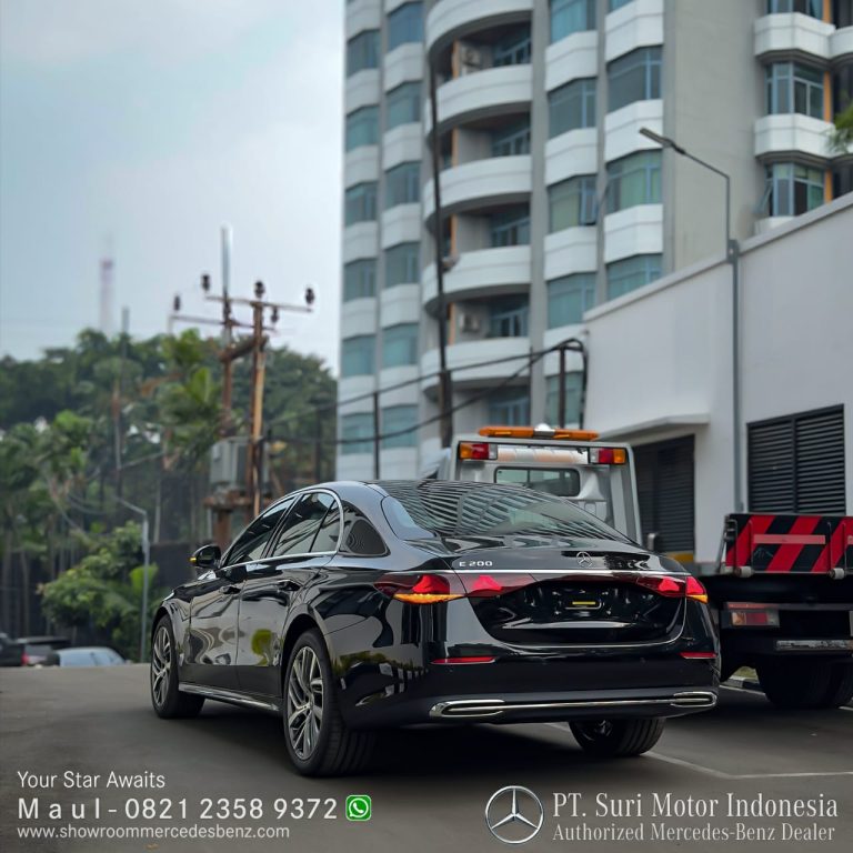 Mercedes E200 Exclusive Black 4